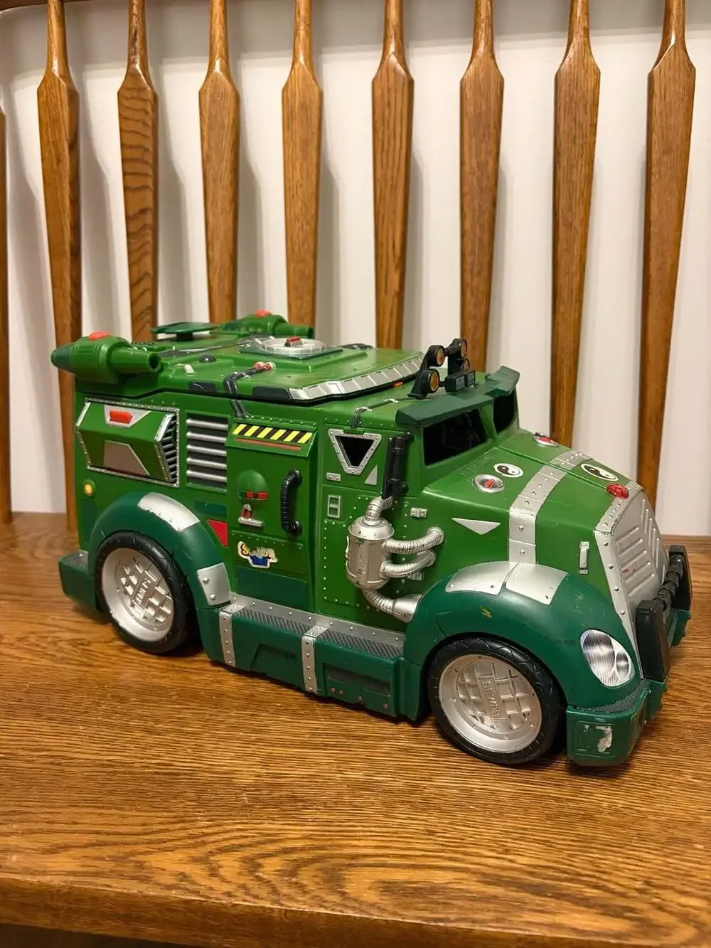 2002 Playmates Teenage Mutant Ninja Turtles Sewer Slider Battle Truck